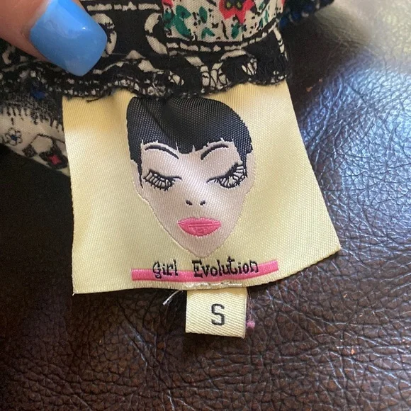 Shorts - Picture 3 of 3